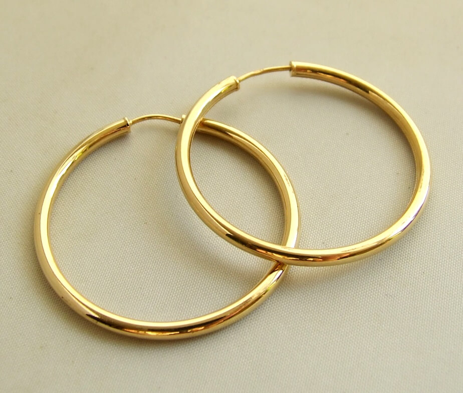 grote-gouden-oorbellen-191qco-1.jpg